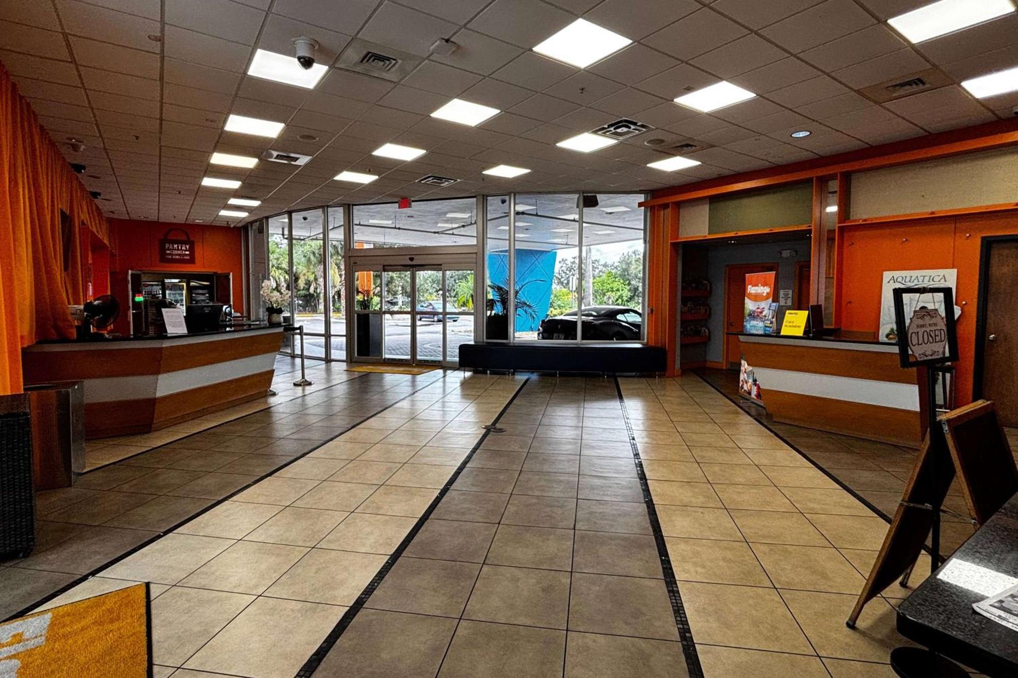 Ramada By Wyndham Flamingo Water Park Hotel Kissimmee Exterior photo