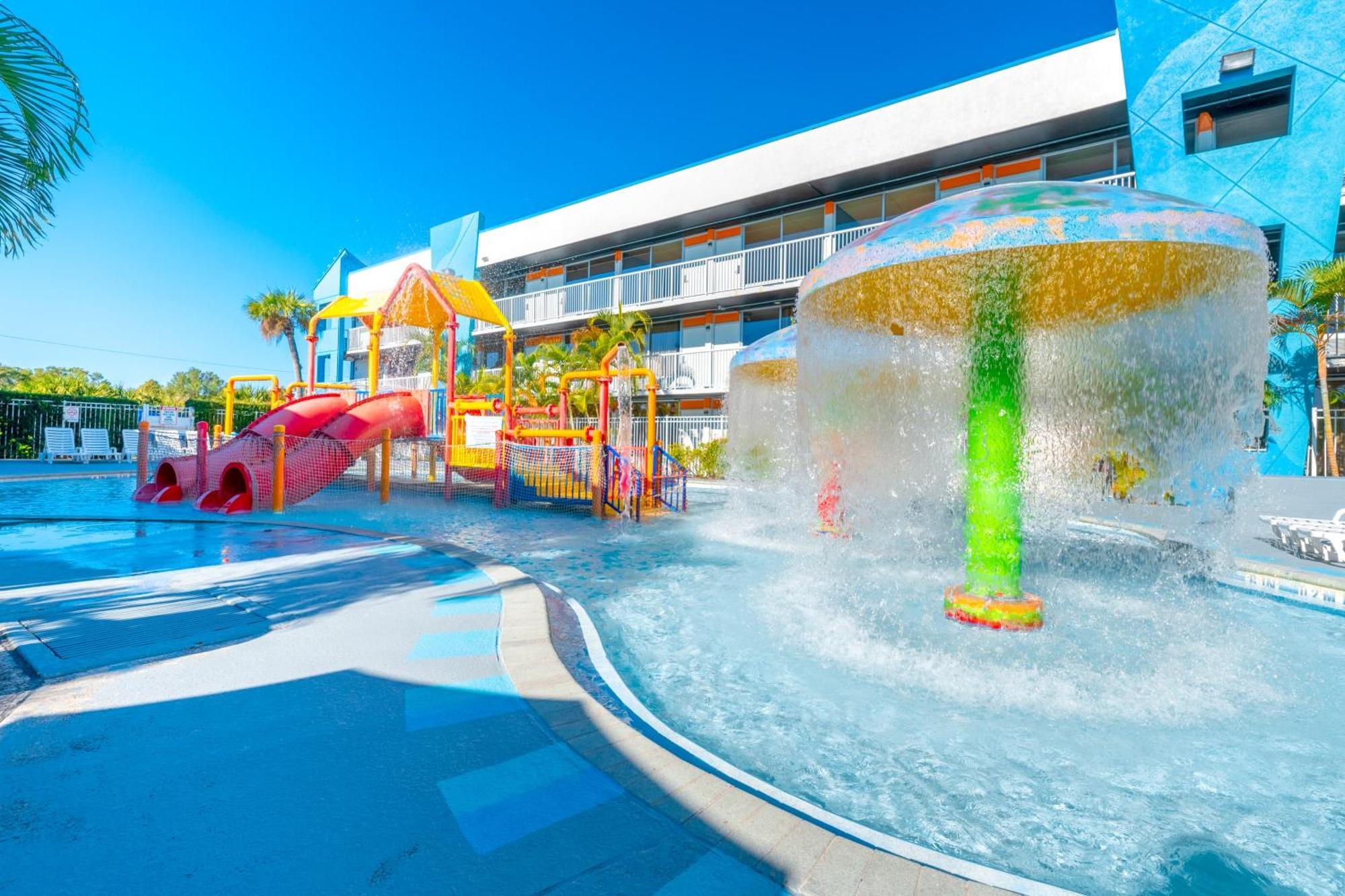 Ramada By Wyndham Flamingo Water Park Hotel Kissimmee Exterior photo