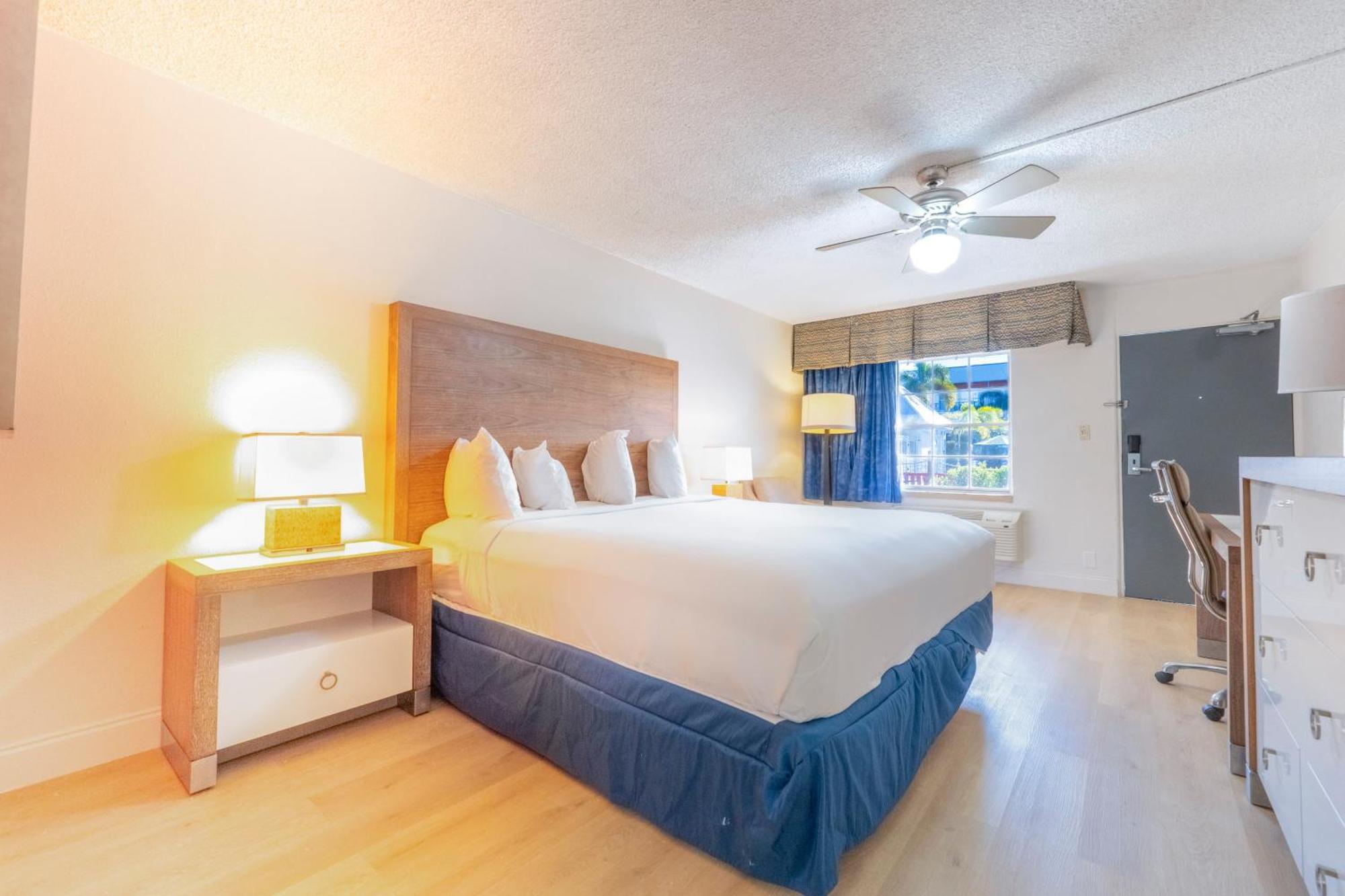 Ramada By Wyndham Flamingo Water Park Hotel Kissimmee Exterior photo