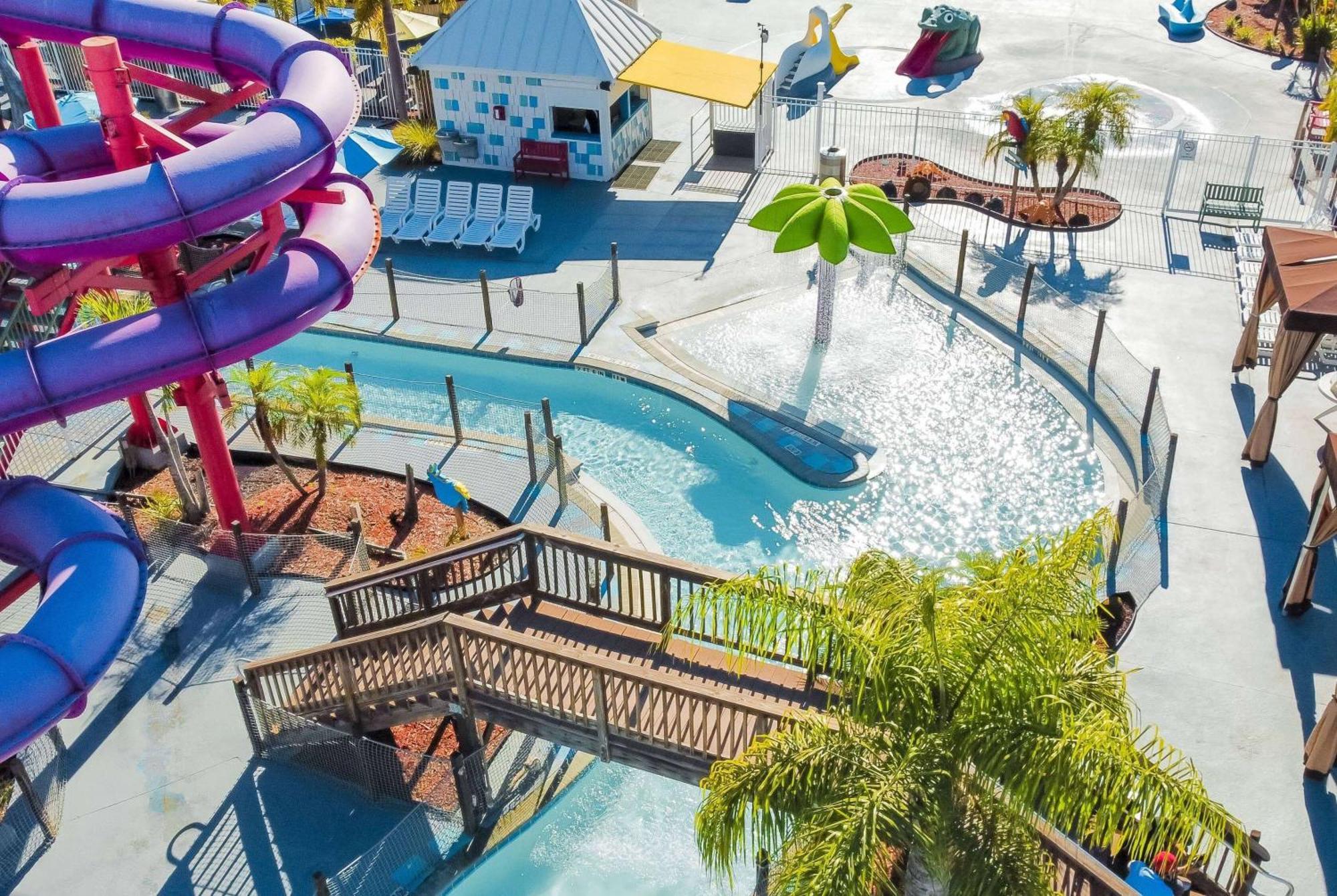 Ramada By Wyndham Flamingo Water Park Hotel Kissimmee Exterior photo