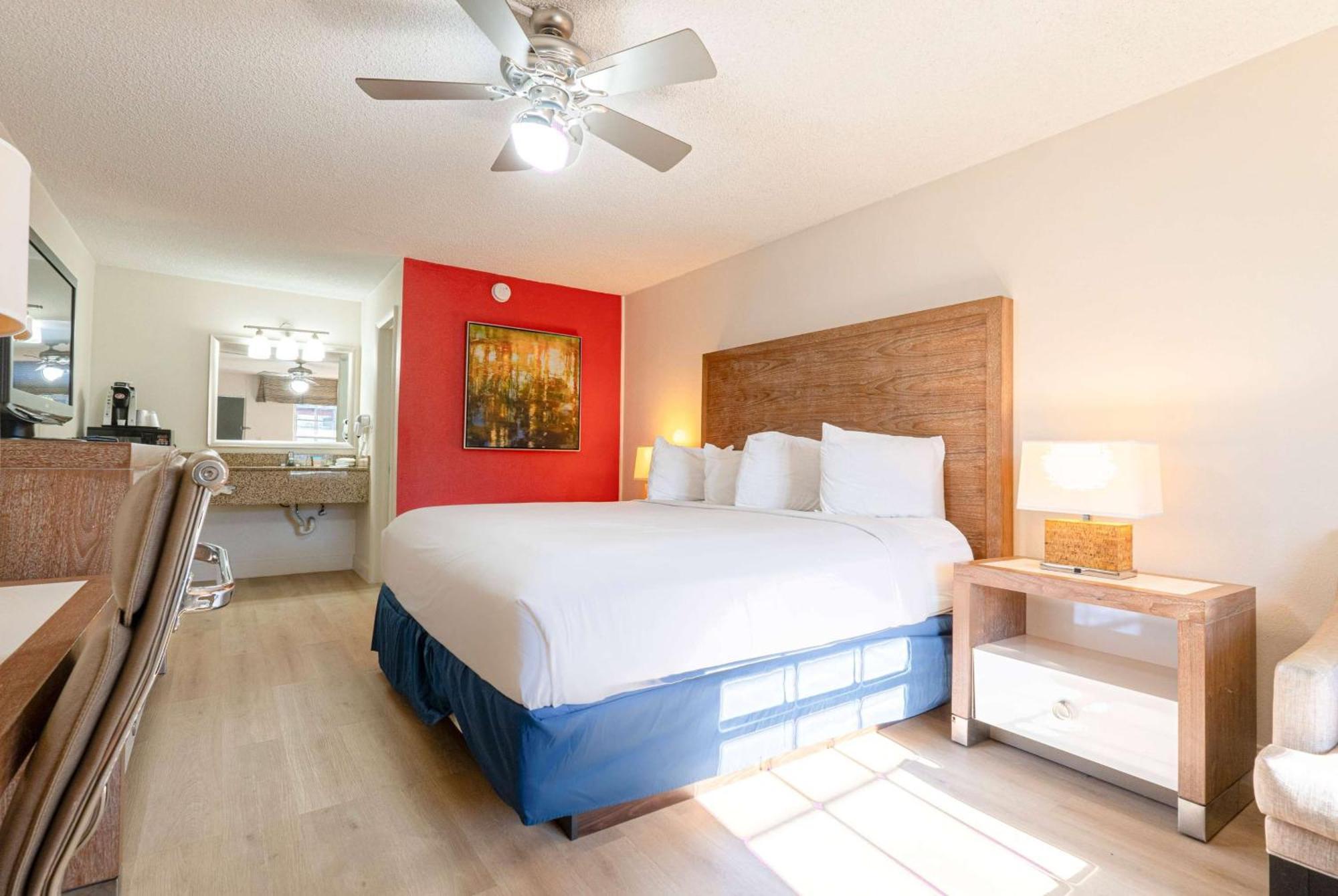 Ramada By Wyndham Flamingo Water Park Hotel Kissimmee Exterior photo