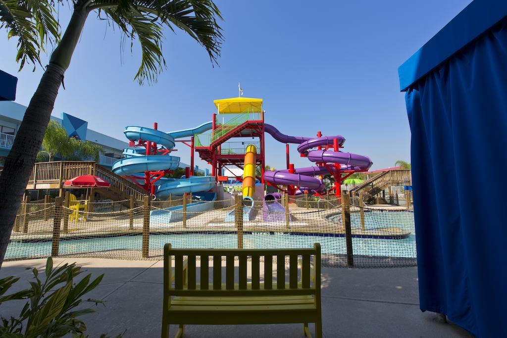 Ramada By Wyndham Flamingo Water Park Hotel Kissimmee Exterior photo