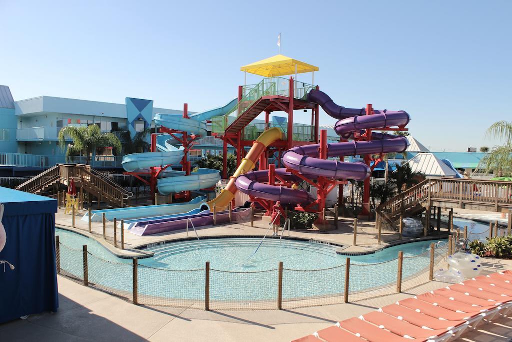 Ramada By Wyndham Flamingo Water Park Hotel Kissimmee Exterior photo